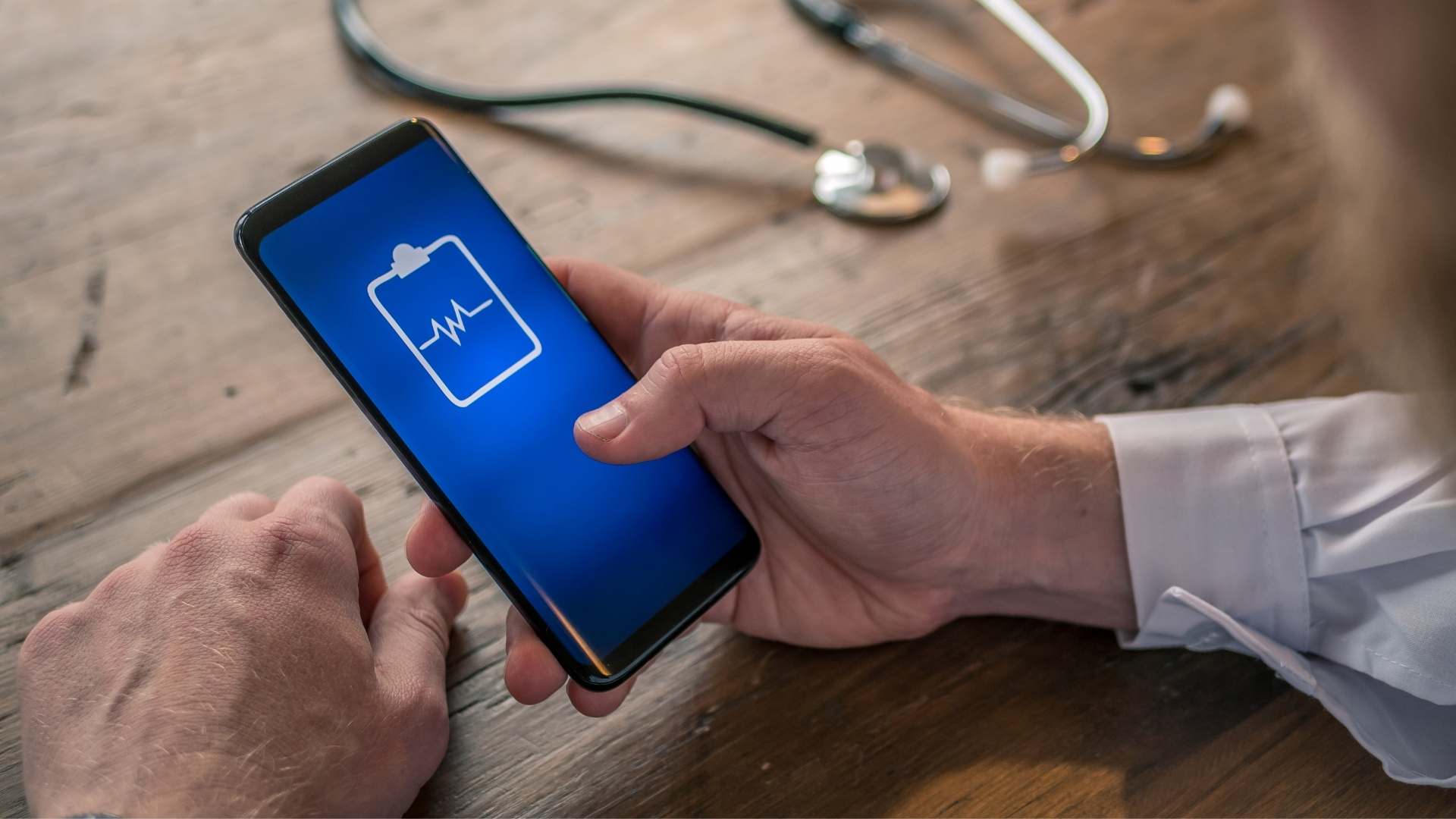 Telemedicina, servizi tecnologici utili per gestire a distanza la relazione col paziente